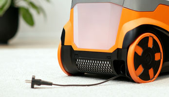 Pet&Family Parquet Pro, long power cord provides a large operation range for easy cleaning and is automatically reeled in