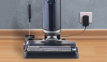 AquaFloorCleaner Cordless, прилад на зарядній станції THOMAS AquaFloorCleaner Cordless, компактне зберігання та швидке заряджання на зарядній станції